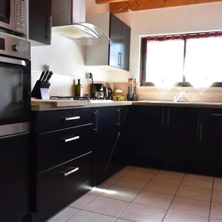 House 8 Personnes Maison 8 Personnes Jacuzzi Wifi.