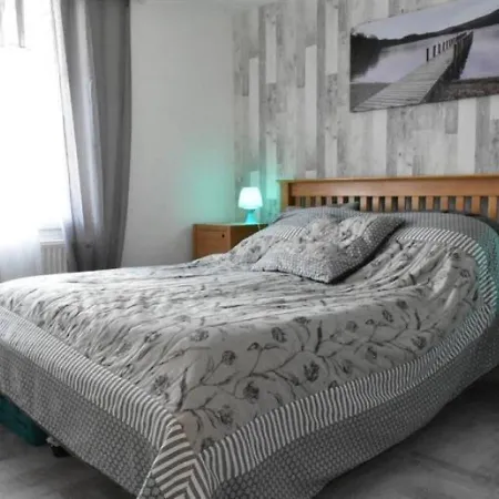House 8 Personnes Maison 8 Personnes Jacuzzi Wifi. *