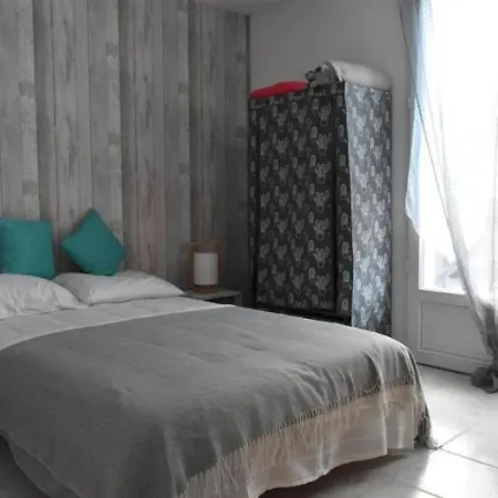 House 8 Personnes Maison 8 Personnes Jacuzzi Wifi.