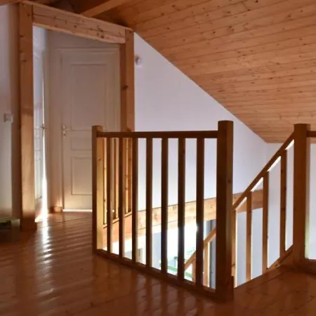 House 8 Personnes Maison 8 Personnes Jacuzzi Wifi.